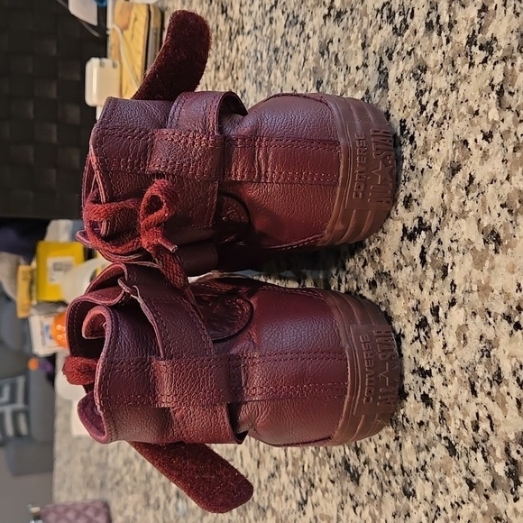 CONVERSE ALL-STAR BREA MAROON HI- TOP SNEAKERS WITH STRAP. SIZE 8 - Picture 10 of 11